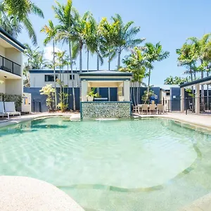 Coral Cay Motel